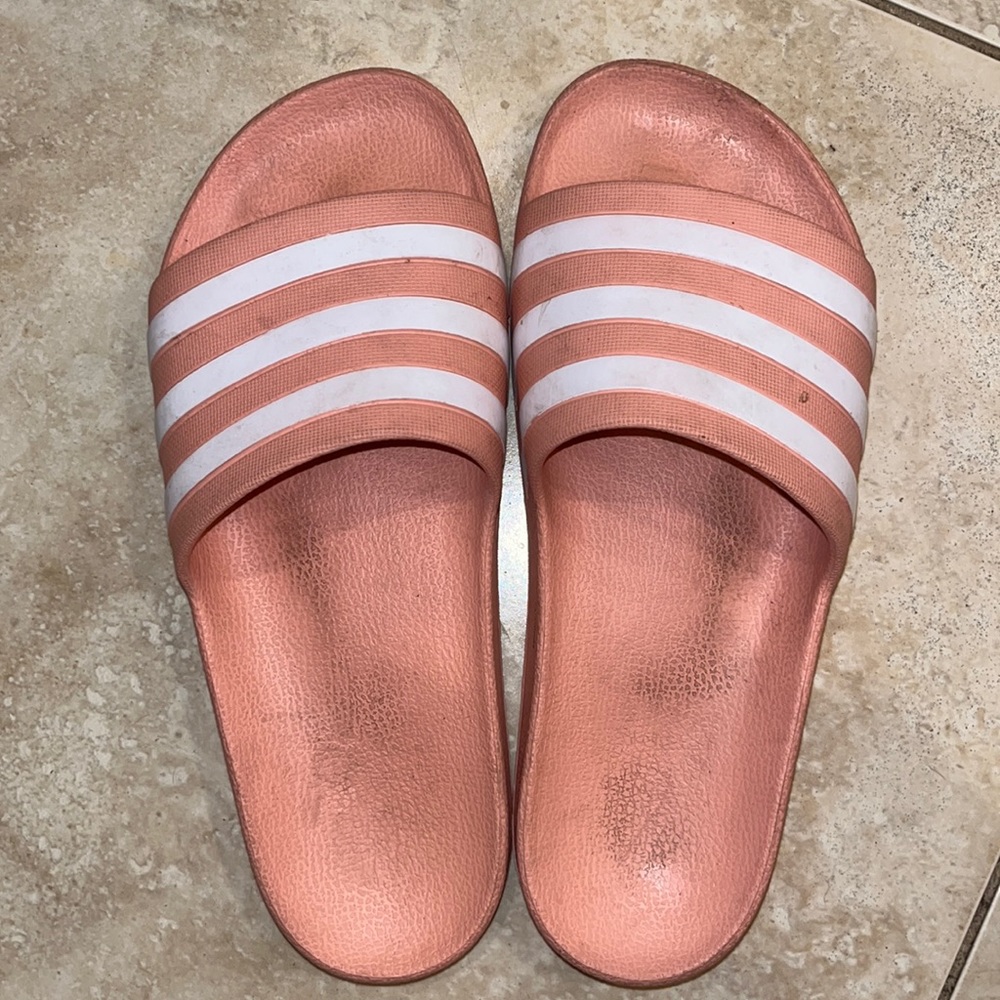 Pink adidas slides 💕